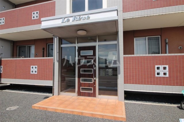 2/4 エントランス