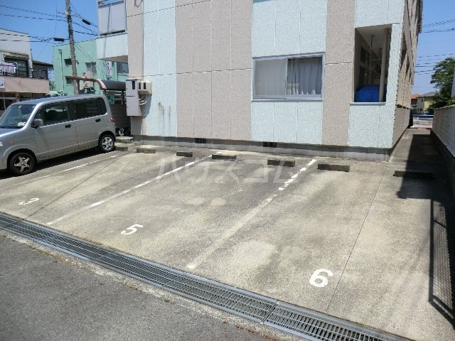 22/29 駐車場