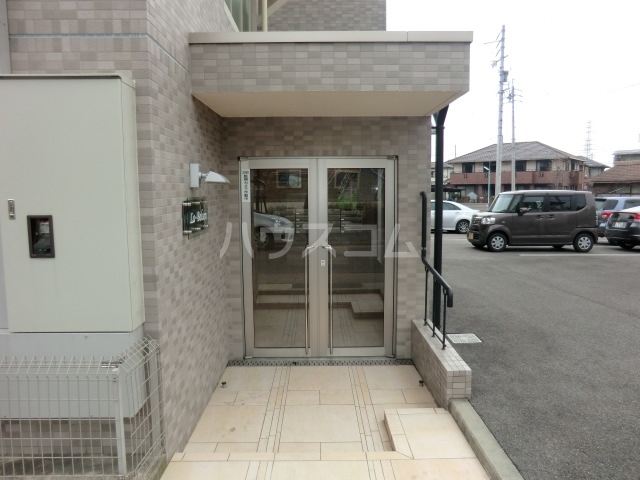 2/5 エントランス