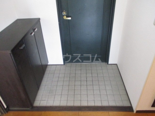 16/30 玄関