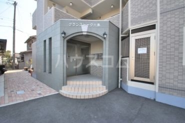 24/29 エントランス