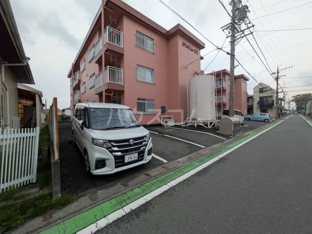 21/25 駐車場
