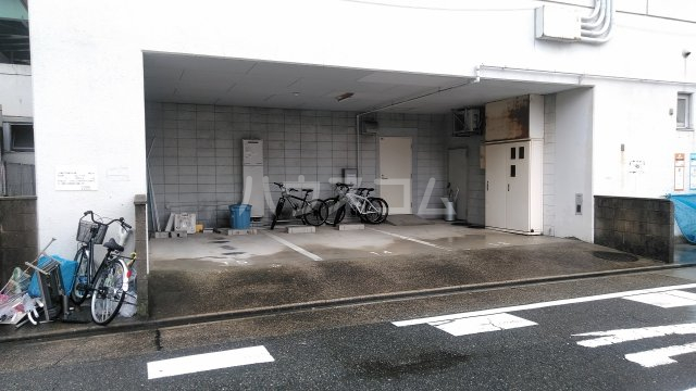 22/30 駐車場