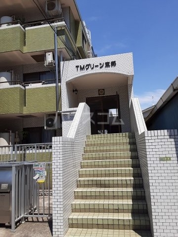 26/30 エントランス