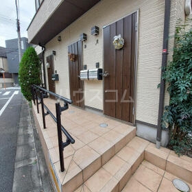 16/23 エントランス