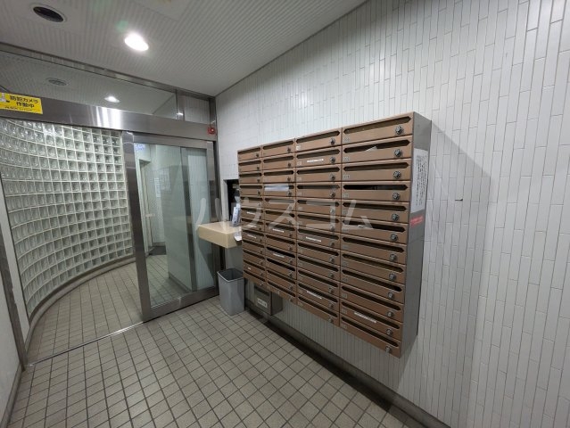 21/26 エントランス