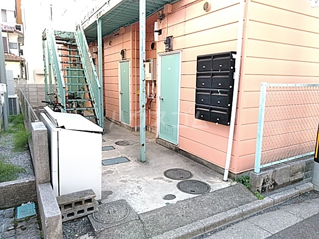 26/30 エントランス