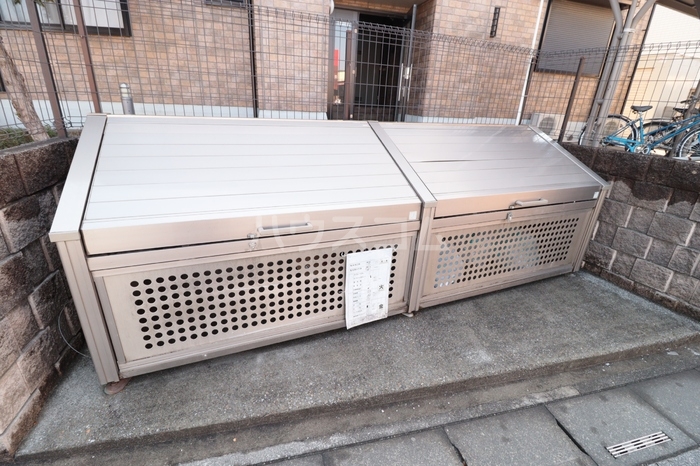 13/16 エントランス