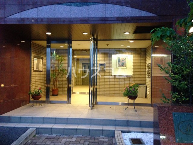 20/28 エントランス