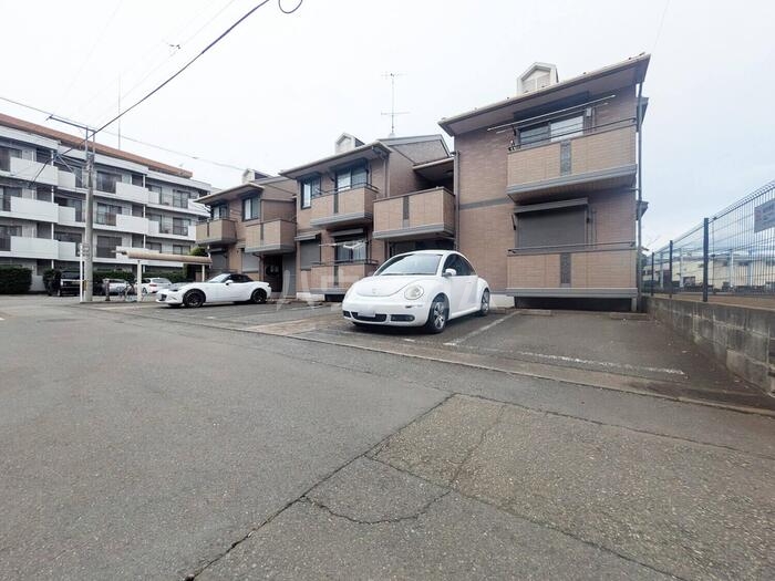 18/28 駐車場