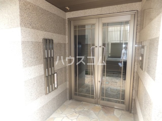 20/26 エントランス