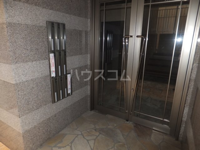 21/26 エントランス