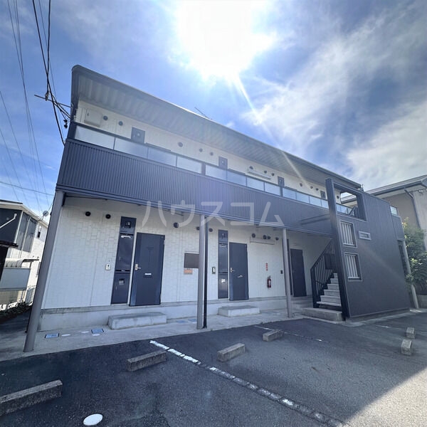 13/22 エントランス