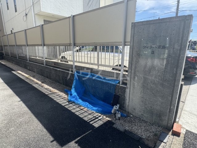 22/27 エントランス