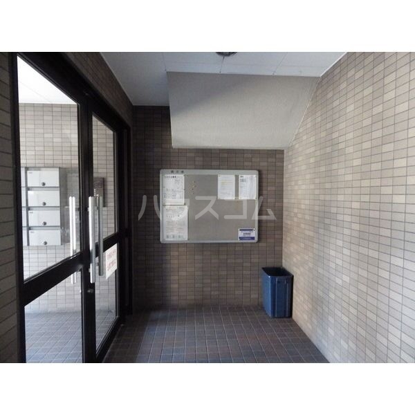 22/30 エントランス