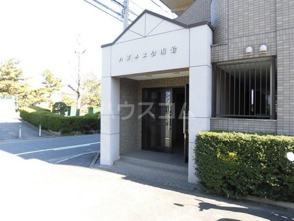 21/30 エントランス