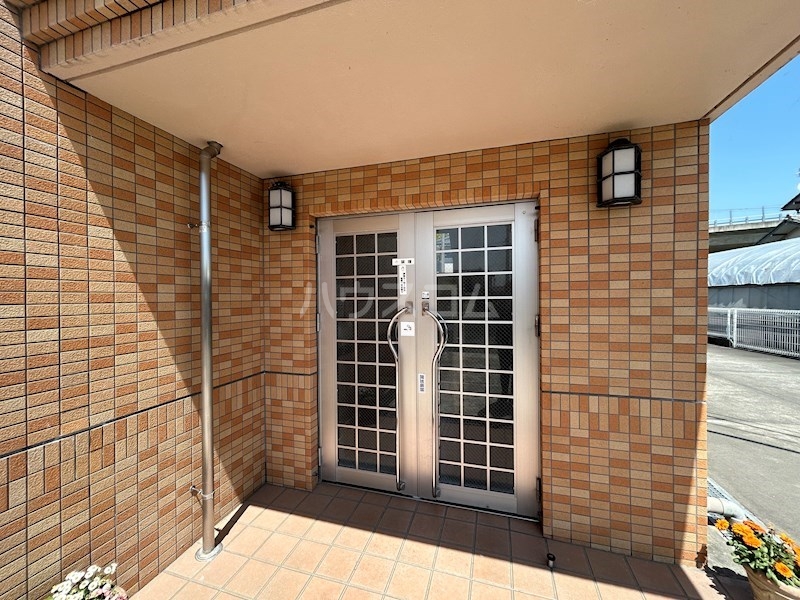 14/23 エントランス