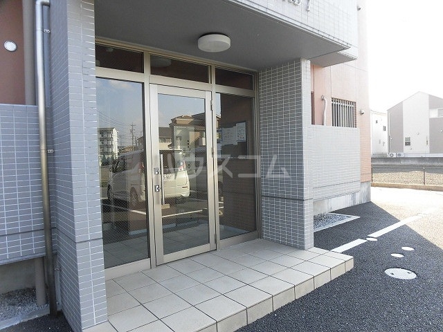 18/22 エントランス