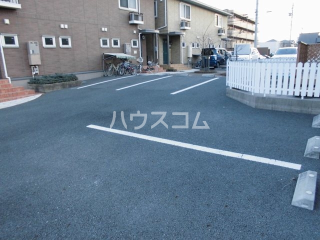 27/30 駐車場