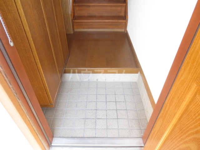 13/28 玄関