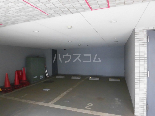 23/30 駐車場