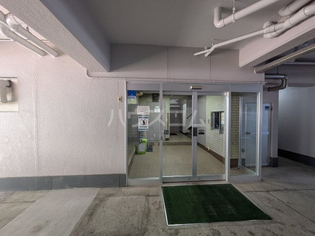 21/23 エントランス