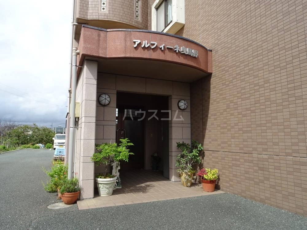 24/28 エントランス