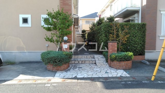 17/27 エントランス