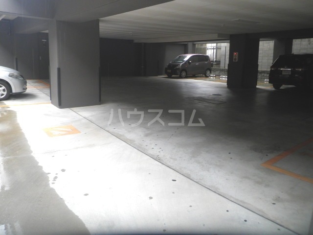 22/30 駐車場