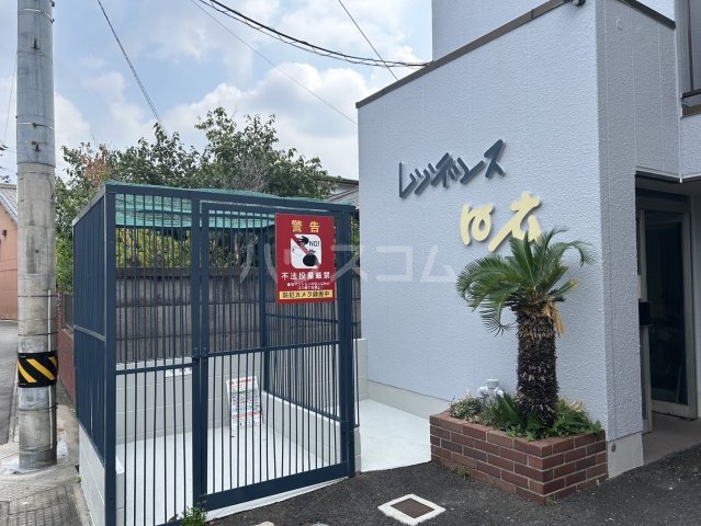 18/25 エントランス