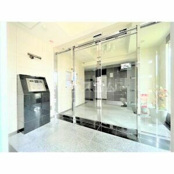 14/23 エントランス