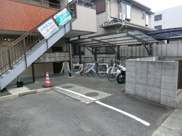 22/30 駐車場
