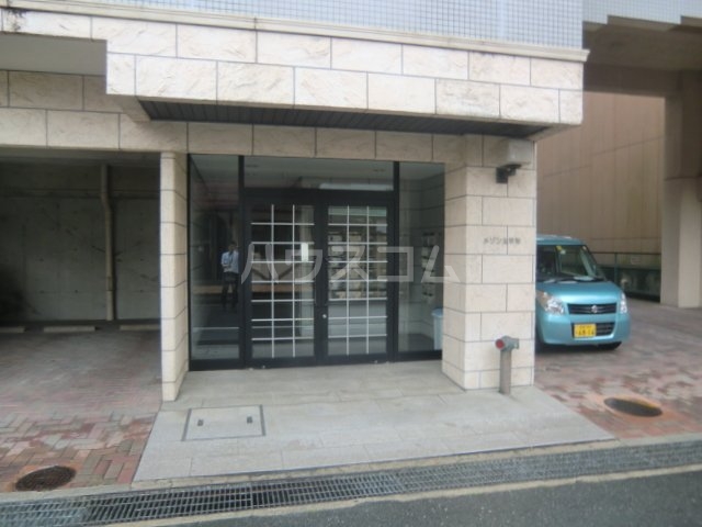 24/30 エントランス