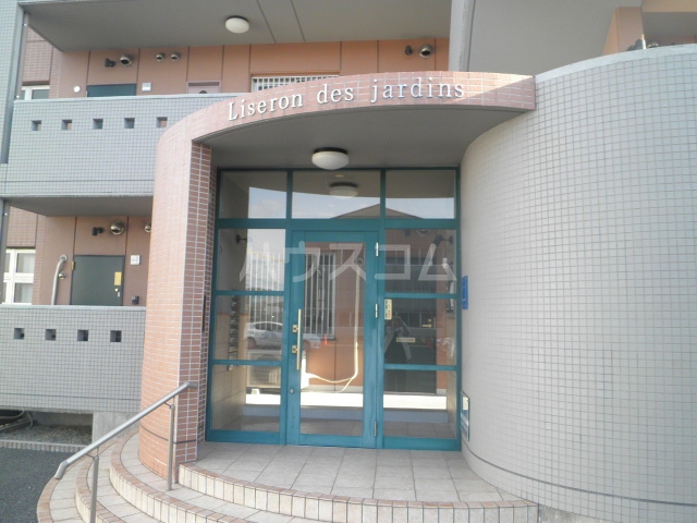 20/27 エントランス