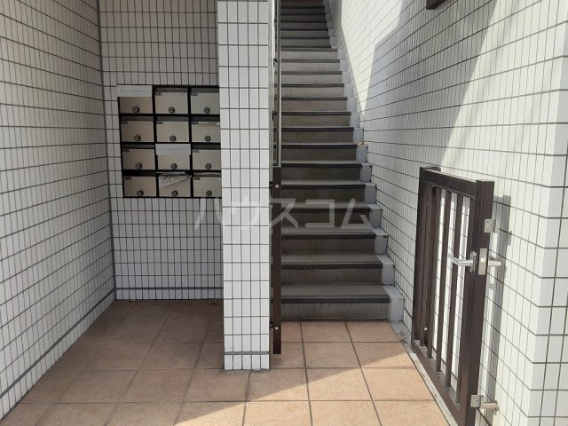 22/30 エントランス