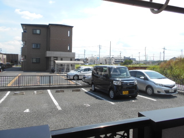 4/13 駐車場