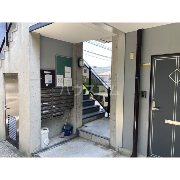 3/3 エントランス