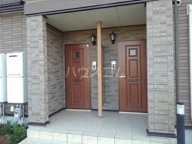 19/30 エントランス