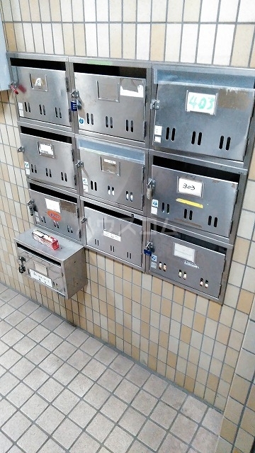 28/30 エントランス