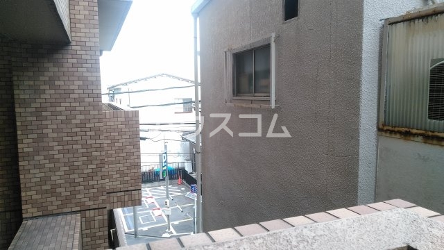 18/26 エントランス