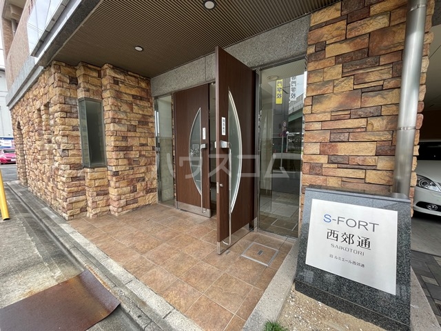 16/26 エントランス