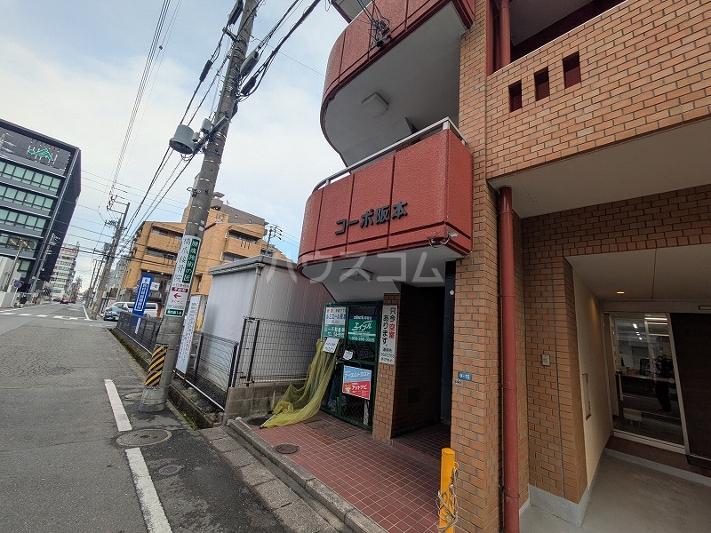 23/30 エントランス