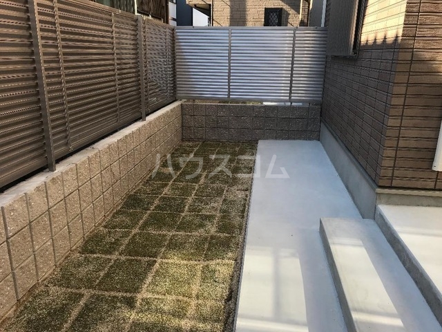 22/30 エントランス