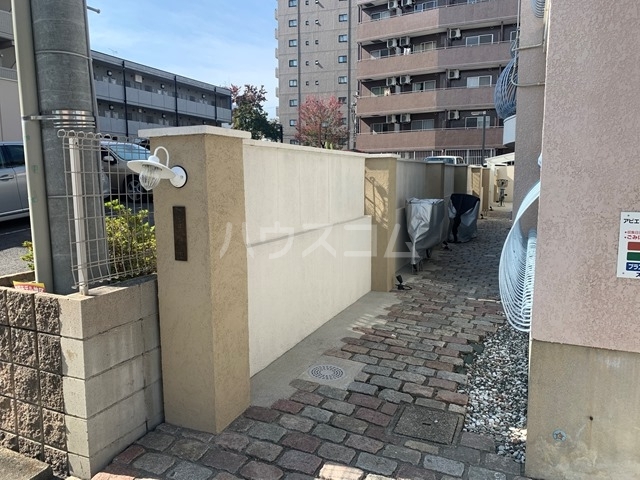 20/29 エントランス