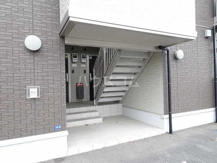 2/4 エントランス