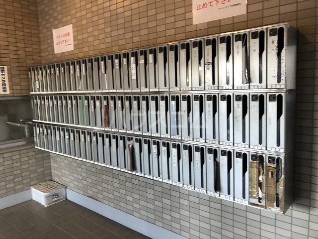 24/30 エントランス