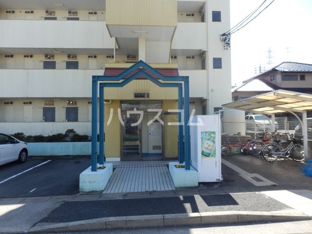 18/19 エントランス
