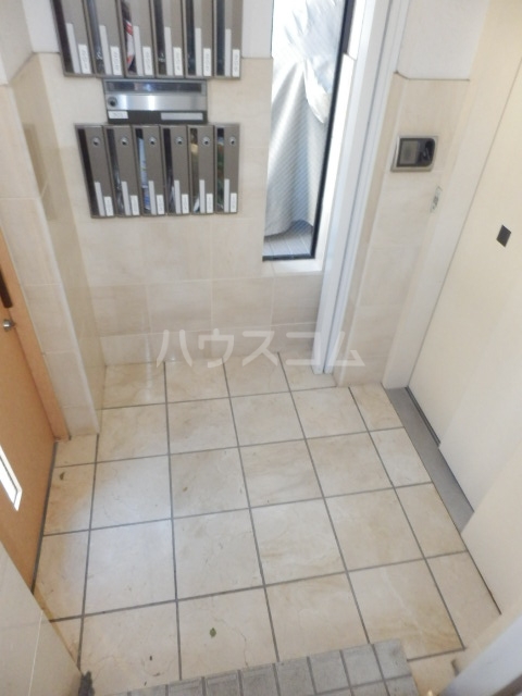 3/7 エントランス