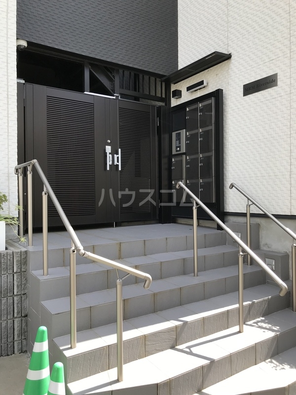 14/20 エントランス