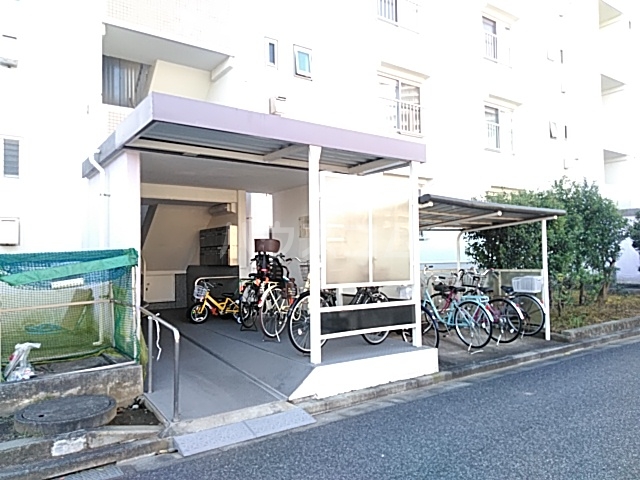 20/23 エントランス